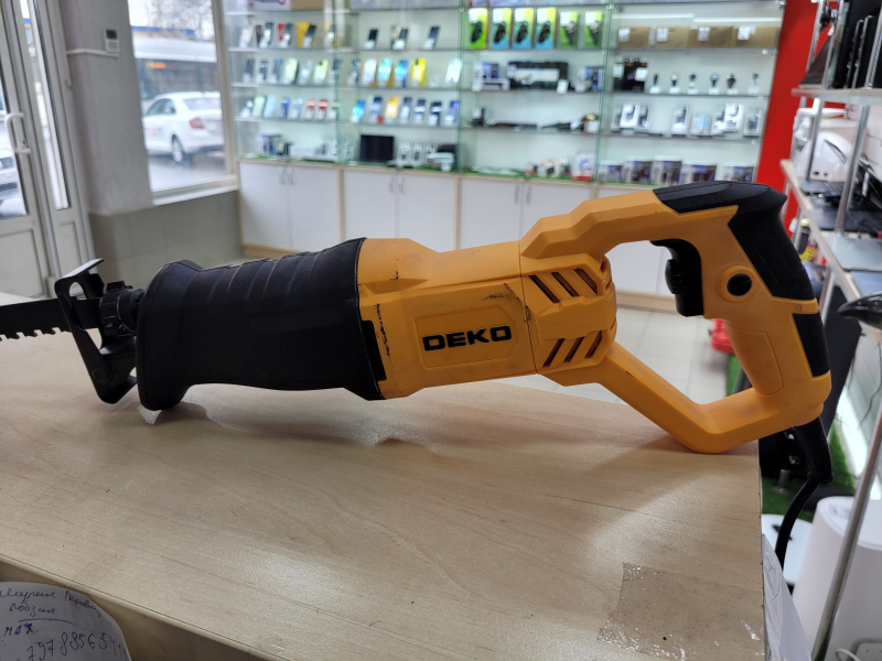 Сабельная пила Deko dkrs1000E